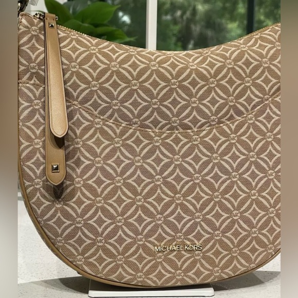 ⚜️NWT MICHAEL KORS DOVER LARGE HALF MOON SHOULDER BAG HOBO⚜️ - Picture 2 of 9